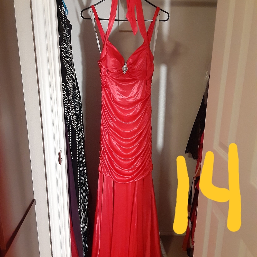 Prom dresses - Picture 7 of 8